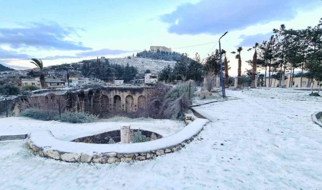 Kar Silifke'de kartpostallık görüntü oluşturdu