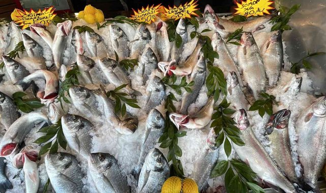 Kar yağdı, balık tezgahları şenlendi