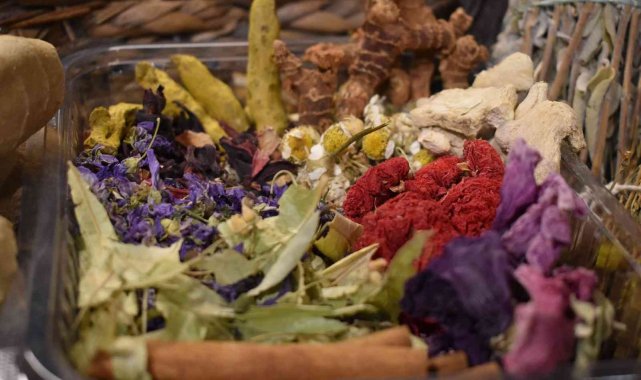 Kar yağdı, havalar soğudu, şifa arayan aktarların yolunu tuttu