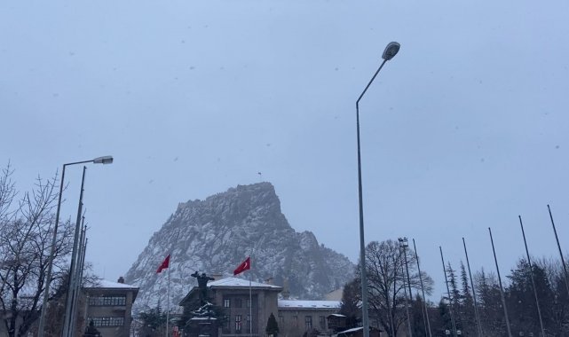 Kar yağışı soğuk havayı da beraberinde getirdi