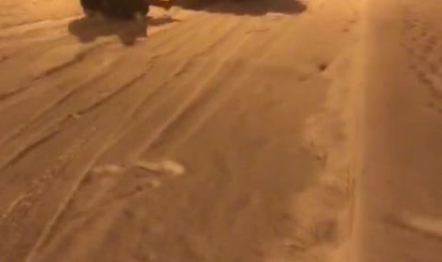 Kar yağışını halay çekerek kutladılar