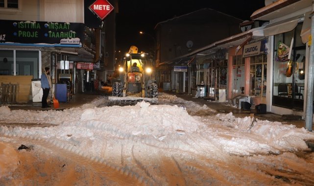 Kar yığınları şehir merkezi dışına taşınıyor