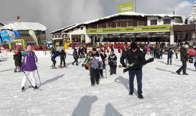 Kar'ın İstanbul'dakiler cefasını Uludağ'dakiler sefasını sürüyor