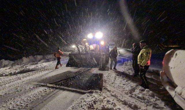 Karabük-Bartın karayolunda kar ve tipi ulaşımı olumsuz etkiliyor