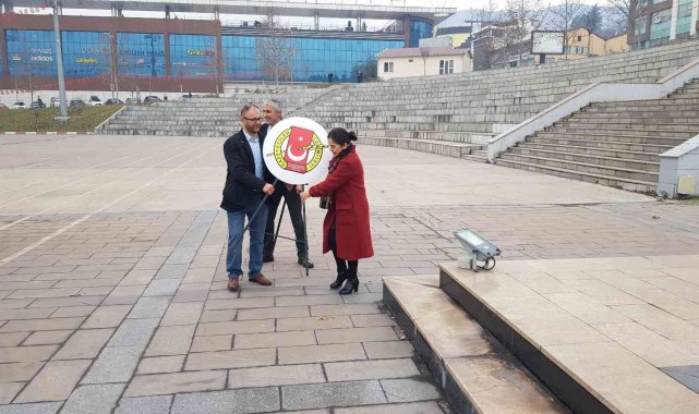 Karabük'te Çalışan Gazeteciler Günü dolayısıyla çelenk sunumu yapıldı