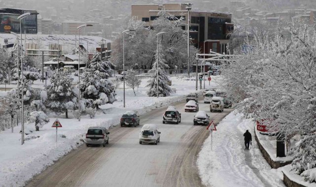 Karabük'te kar yağışı sonrası kartpostallık görüntüler oluştu