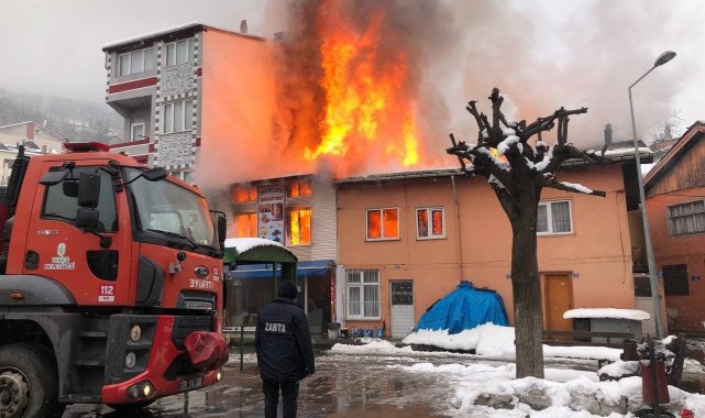 Karabük'te yan yana 3 bina alevlere teslim oldu