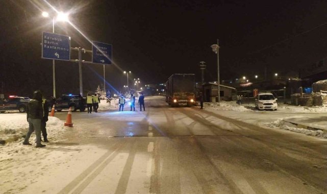 Karabük'ten İstanbul ve Ankara'ya gidecek araçların geçişlerine izin verilmiyor