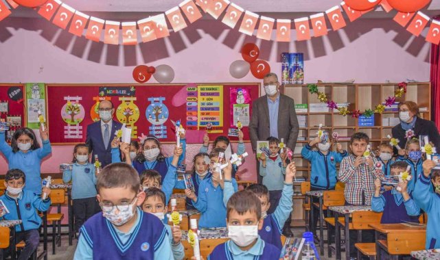 Karacabey Belediyesi'nden öğrencilere sürpriz