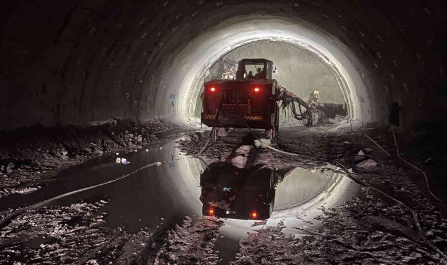 Karadeniz Sahil Yolunda dev tünellerin inşası sürüyor