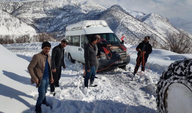 Karda mahsur kalan 6 kişi kurtarıldı