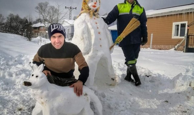 Kardan çizgi film karakteri Şukufe teyze ve köpeğini yaptılar