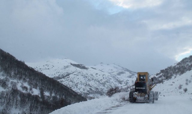 Kardan kapanan köy yolları tek tek açıldı