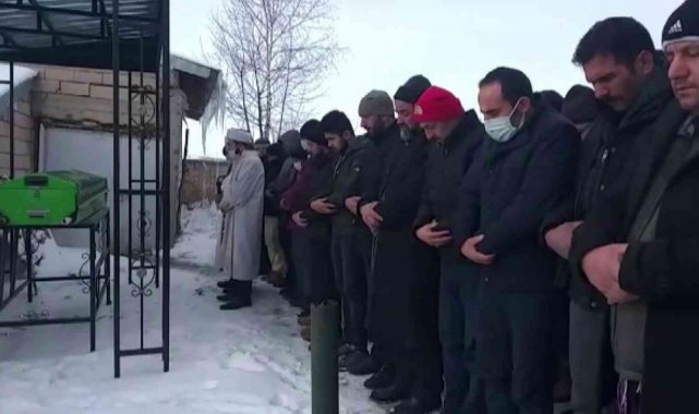 Karısı tarafından bıçaklanarak öldürülen adam son yolculuğuna uğurlandı