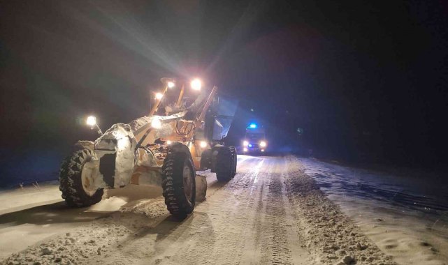 Karla mücadelede zorlu mesai devam ediyor