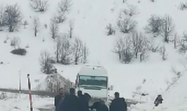 Karlıova ve Yedisu arasında çığ düştü