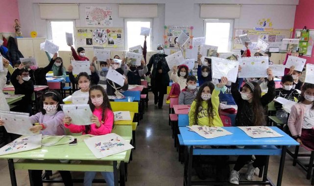 Karne heyecanı yaşayan öğrenciler ikinci dönemde okulların kapanmamasını istedi