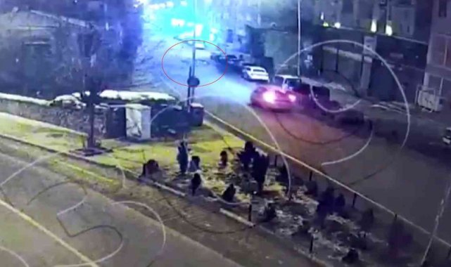 Kars'ta 4 kişinin hayatını kaybettiği kaza kamerada