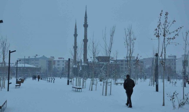 Kars'ta 51 köy yolu ulaşıma kapandı