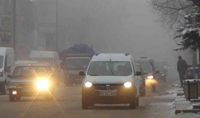 Kars&#039;ta uçak seferlerine sis engeli