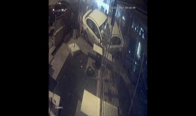 Kartal'da kafa kafaya çarpışan araçlardan biri börekçiye daldı