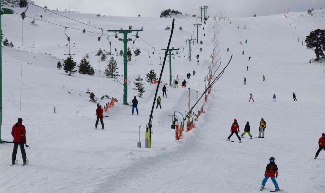 Kartalkaya&#039;da hafta sonu tatilci yoğunluğu
