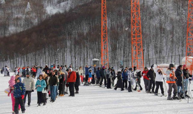 Kartepe&#039;de tatilci yoğunluğu