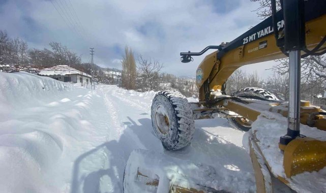 Kaş&#039;ta, karla mücadele çalışması