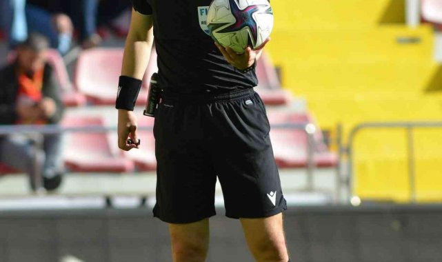 Kasımpaşa-Kayserispor maçını Halil Umut Meler yönetecek