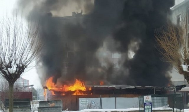 Kastamonu'da kağıt deposunda korkutan yangın