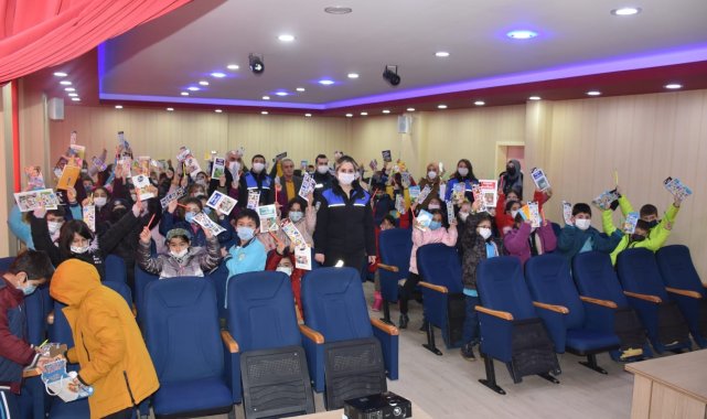 Kastamonu'da öğrencilere sosyal medya bağımlılığı anlatıldı