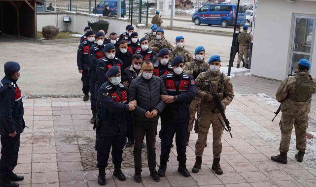 Kastamonu'daki FETÖ operasyonunda gözaltına alınan 14 şüpheli adliyede