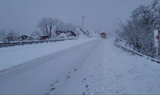 Kastamonu&#039;nun sahil bölgesinde kar kalınlığı 30 santimetreyi aştı