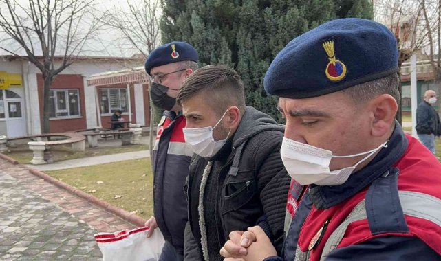 Katil zanlısı mahkemeye getirilirken gözyaşlarına hakim olamadı