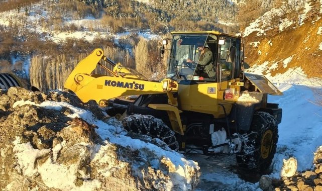 Kayalar köy yolunu kapattı, ekipler seferber oldu