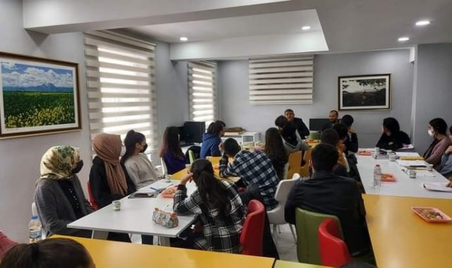Kaymakam Balcı, üniversite hazırlanan öğrencilerle buluştu