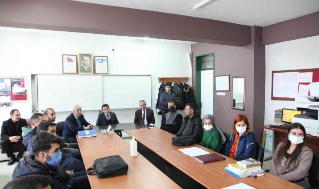 Kaymakam Dağ&#039;dan okul ziyareti