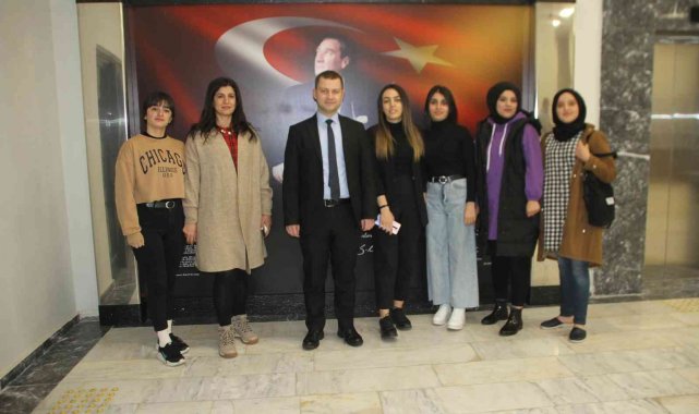Kaymakam Demirer üniversite öğrencileriyle bir araya geldi