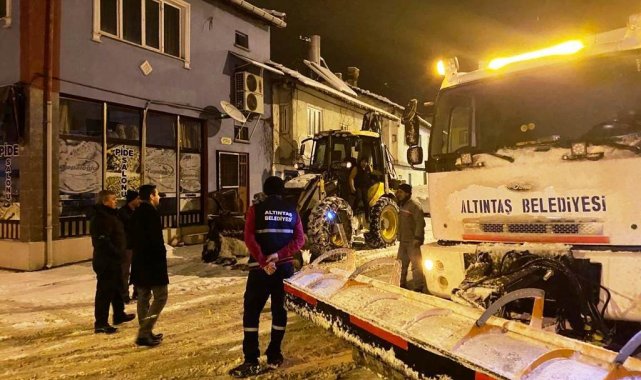 Kaymakam ve Belediye Başkanı karla mücadele çalışmalarını inceledi