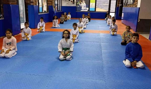 Kaynaşlı'da minik sporcular için karate kursu açıldı