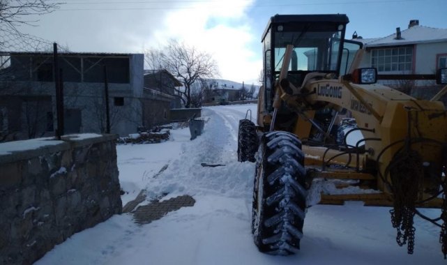Kayseri'de ulaşıma kar ve tipi engeli; 173 mahalle yolu ulaşıma kapalı