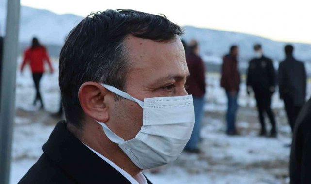 Kaza yerine gelen ERÜ Rektörü gözyaşlarını tutamadı