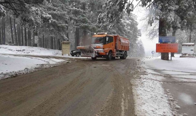 Kazdağları'na beklenen kar geldi