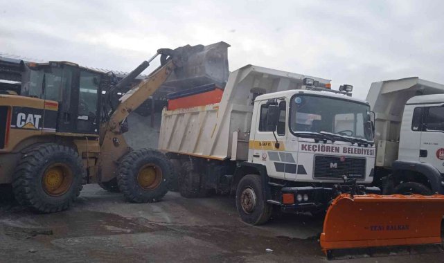 Keçiören Belediyesi yoğun kar yağışına karşı teyakkuzda