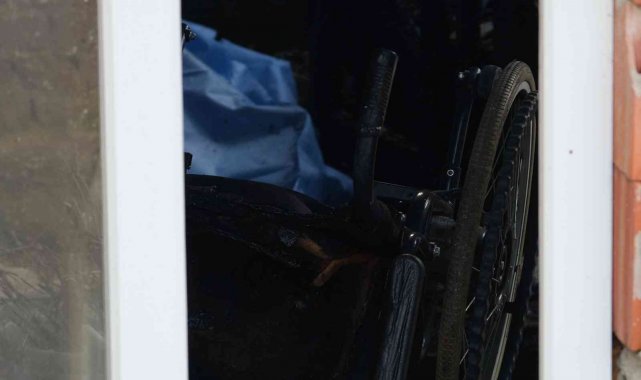 Kendi kurtuldu, engelli eşi yanarak can verdi