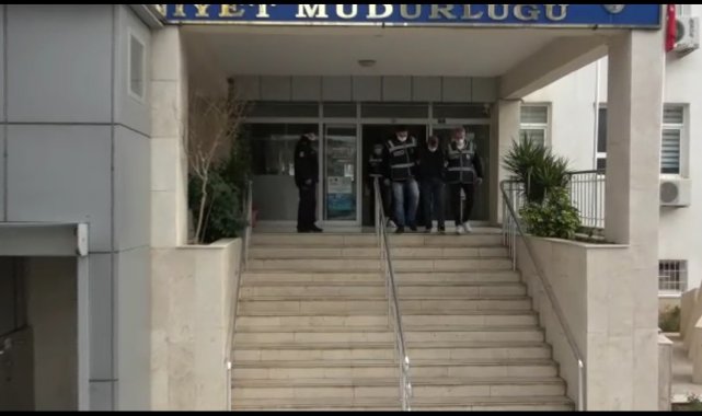 Kendilerini polis ve savcı olarak tanıtan 2 dolandırıcı suçüstü yakalandı