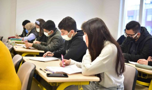 Kepez'de öğrencilere ücretsiz TYT deneme sınavı