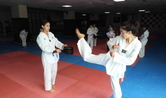 Kepezli tekvandocuların kuşak heyecanı