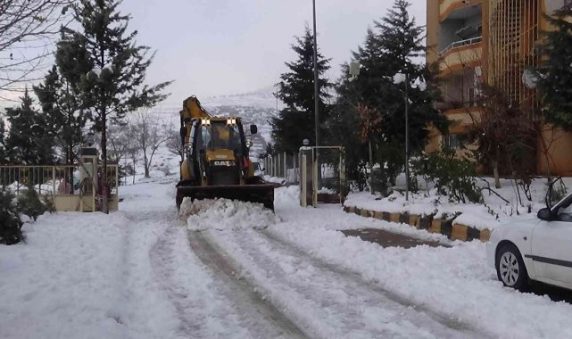 Kilis'te kar ile mücadele devam ediyor