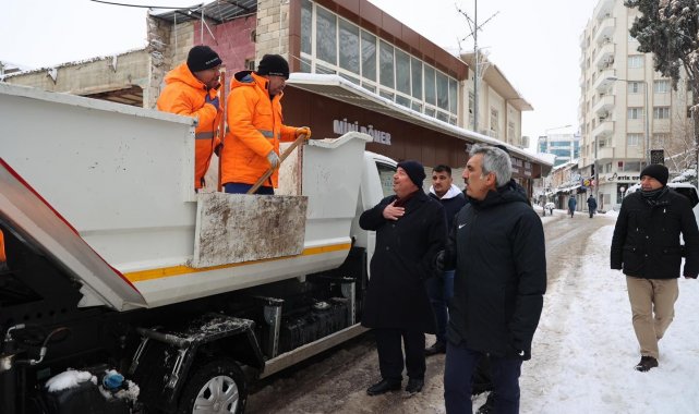 Kilis'te kar ile mücadele sürüyor